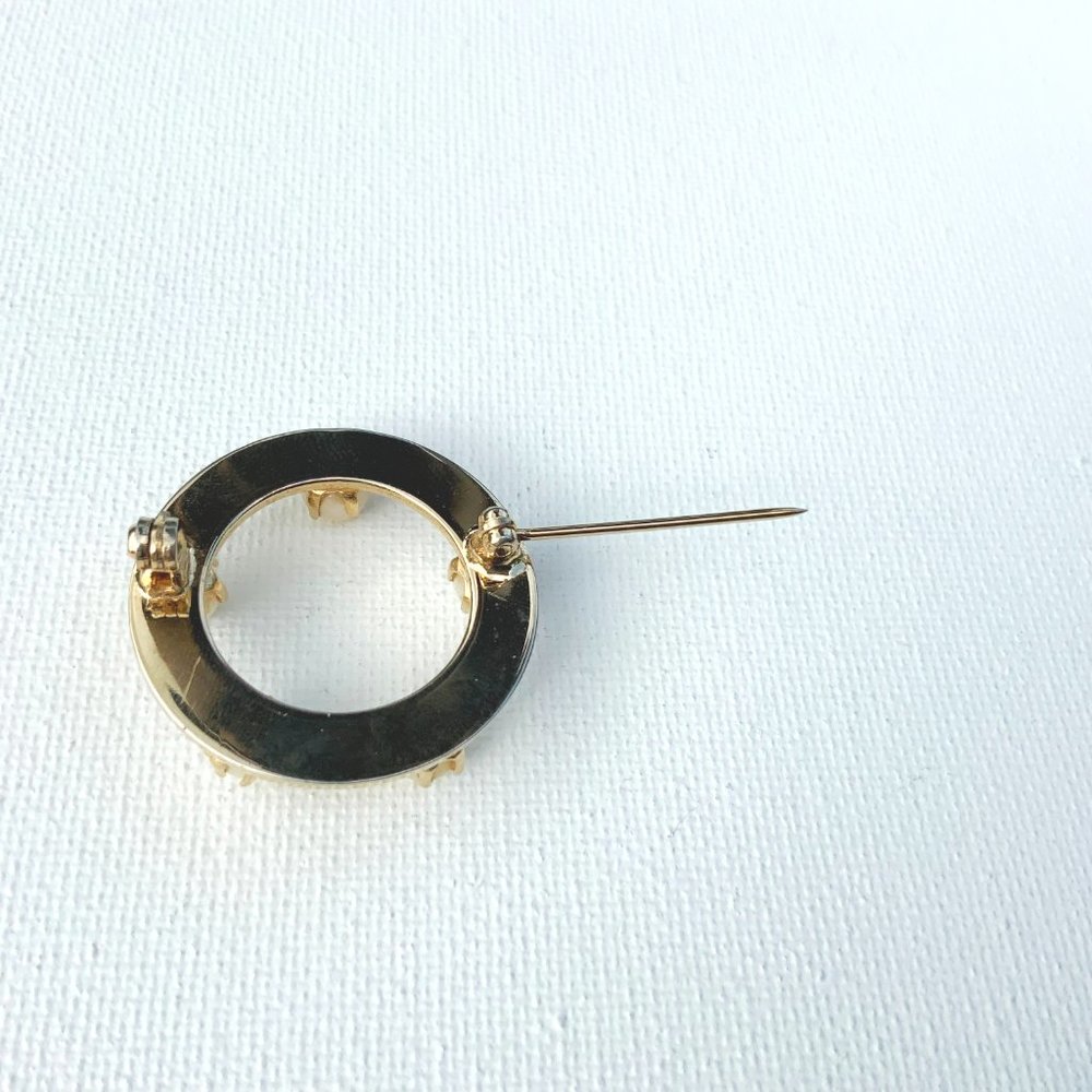 Modernist Goldtone Open Circle Cultured Pearles Pin Brooch - Picture 10 of 16